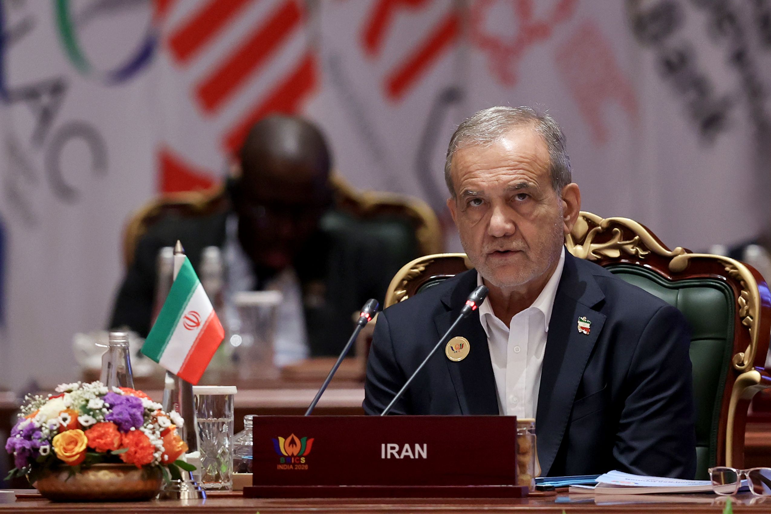 Iran, UAE zakubaliana kuboresha uhusiano na kuimarisha ushirikiano: Pezeshkian