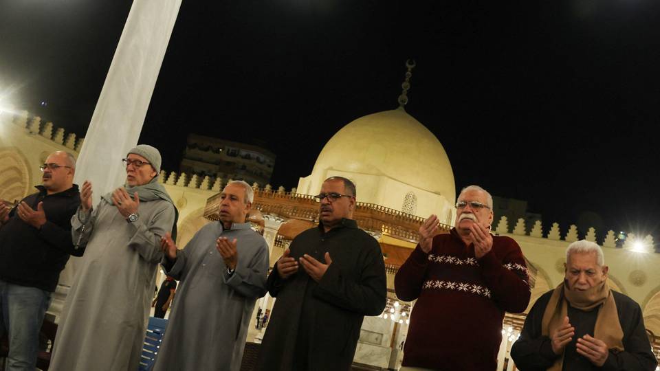 Muslims worldwide start Ramadan fast