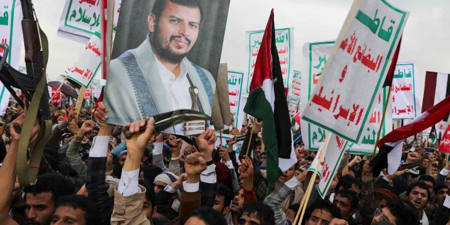 Les Houthis du Yémen annoncent leur soutien à l’Iran et évoquent une entrée imminente dans la guerre