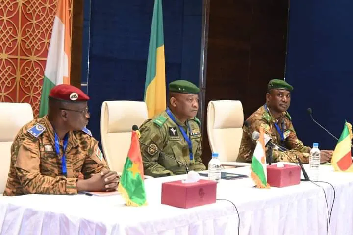 Taron Manyan Sojoji na AES a Ouagadougou don Ƙarfafa Haɗin Gwiwa