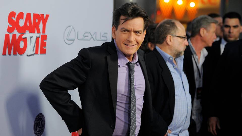 L'acteur américain Charlie Sheen agressé à son domicile par une femme