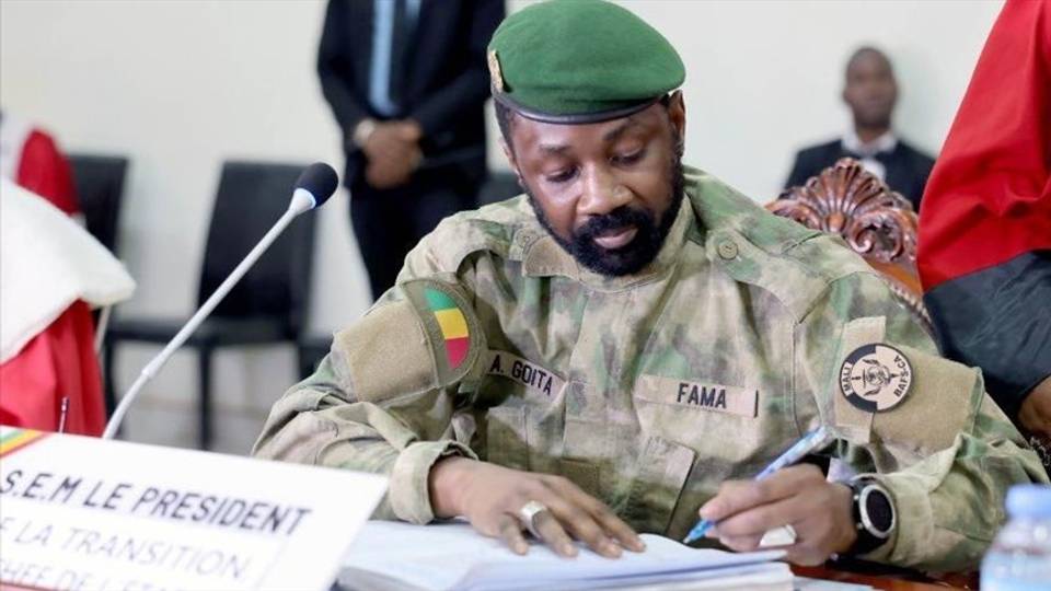Mali junta 'suspends' activities by political parties