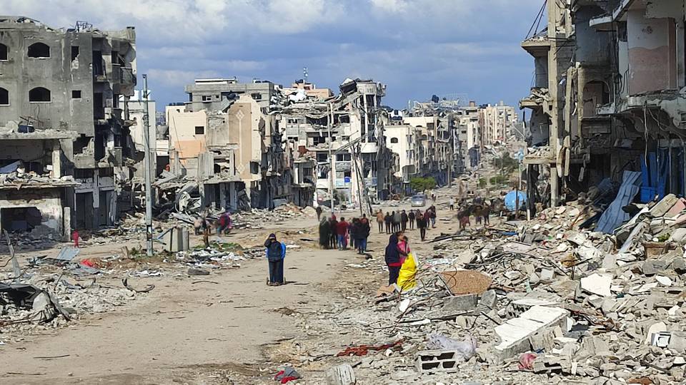 Live Updates: Hamas sticks to permanent ceasefire demand, studies truce offer