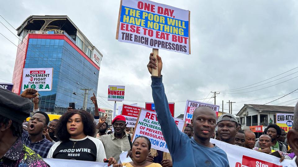 Nigerian unions urge private sector to raise wages