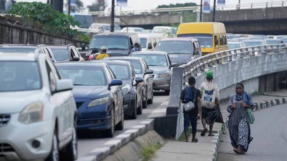 'Yan Nijeriya sun fara haƙura da amfani da motocinsu saboda tsadar rayuwa