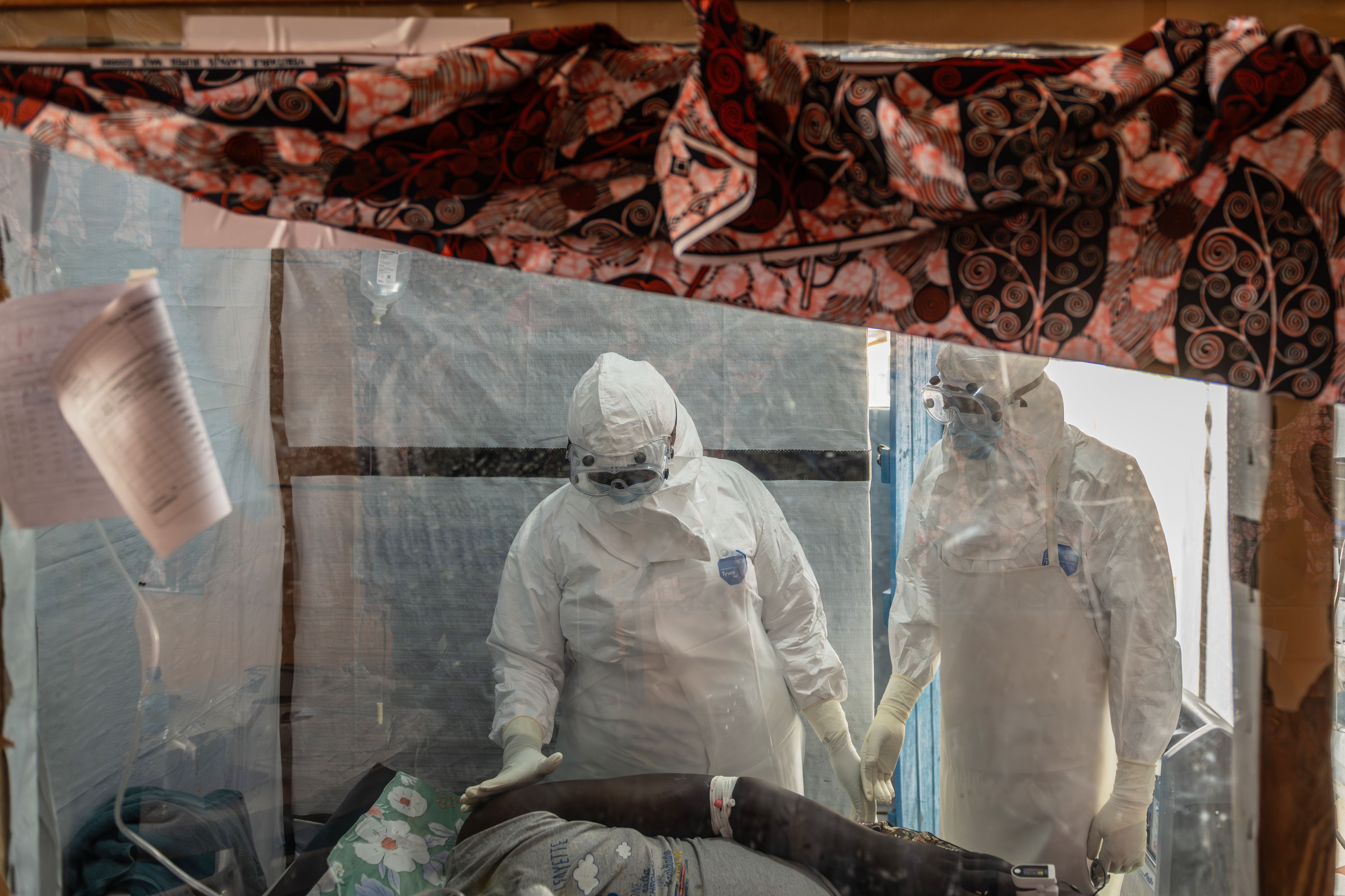 Ebola outbreak: 17 medics dead as virus spreads 'fast'