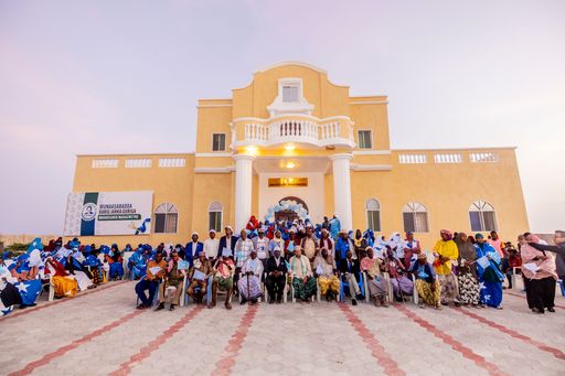 Somali citizens build new house for former President Farmaajo