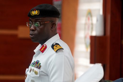 Sojin ruwa sun kama masu ɓoyewa a jirgi a Legas