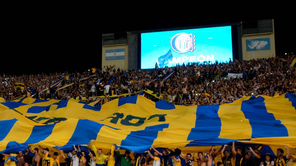 Deux dirigeants des supporters de Rosario Central abattus après un match