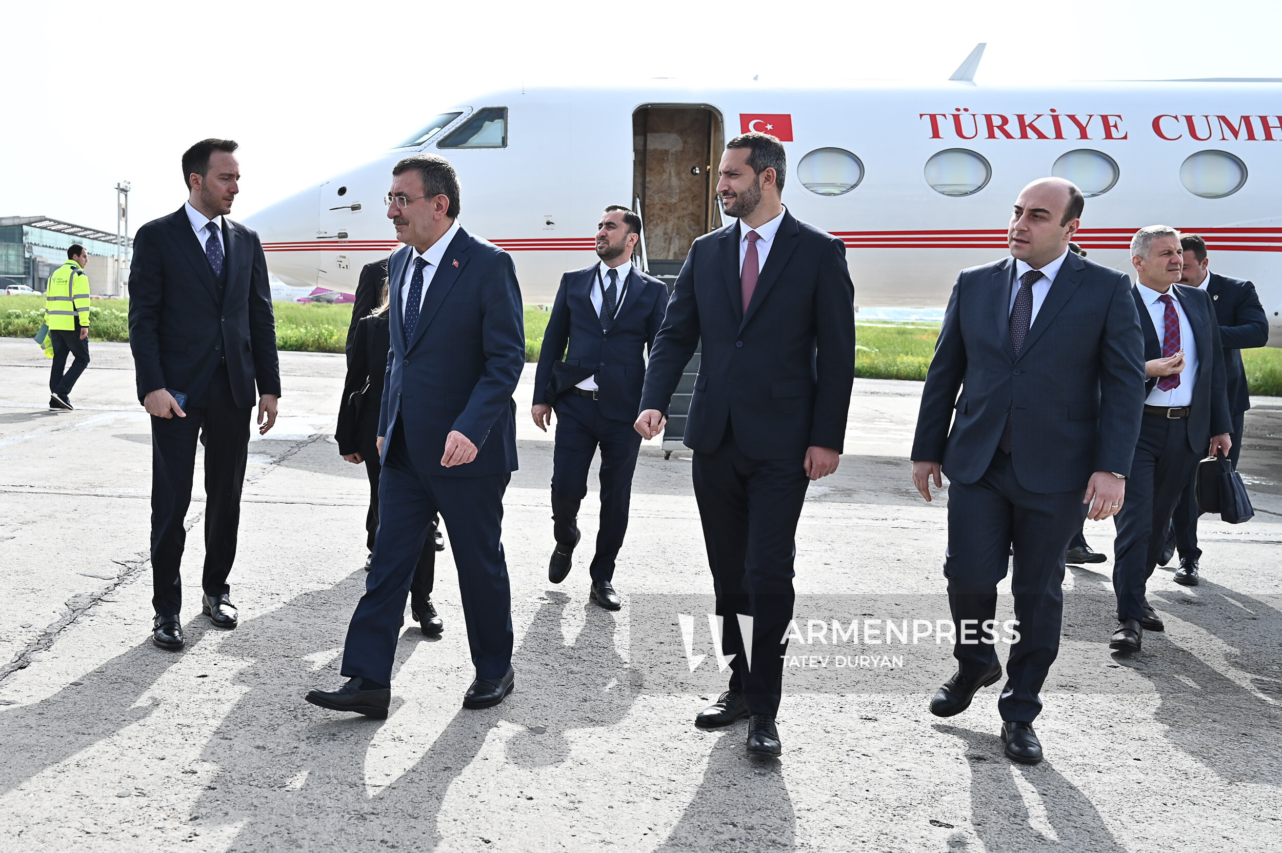 Türkiye : activité diplomatique intense de Cevdet Yılmaz lors du sommet européen à Erevan