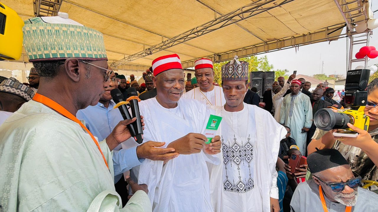Ɗumbin magoya bayan Kwankwasiyya sun halarci taron komawar Kwankwaso Jam'iyyar ADC