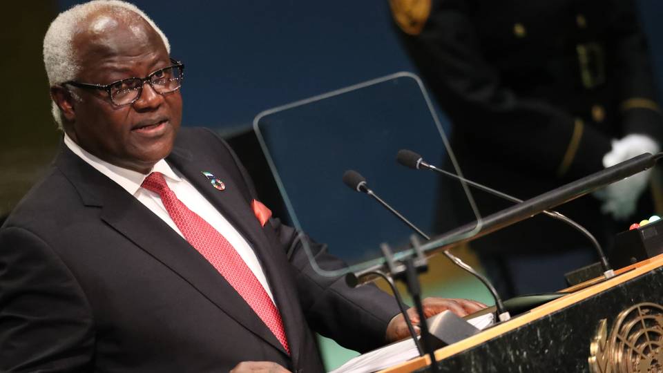 La CEDEAO félicite les autorités sierra-léonaises "pour avoir autorisé Koroma à voyager hors du pays"