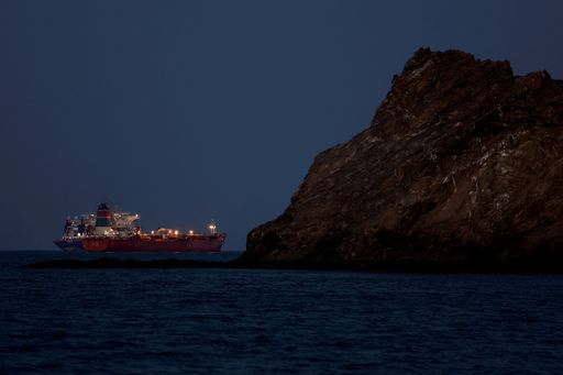Iran na duba yi wa jiragen ruwa kuɗin wucewa Hormuz