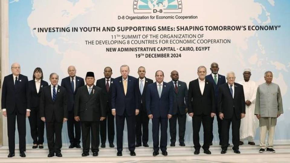 Erdogan appelle à la solidarité pour reconstruire la Syrie