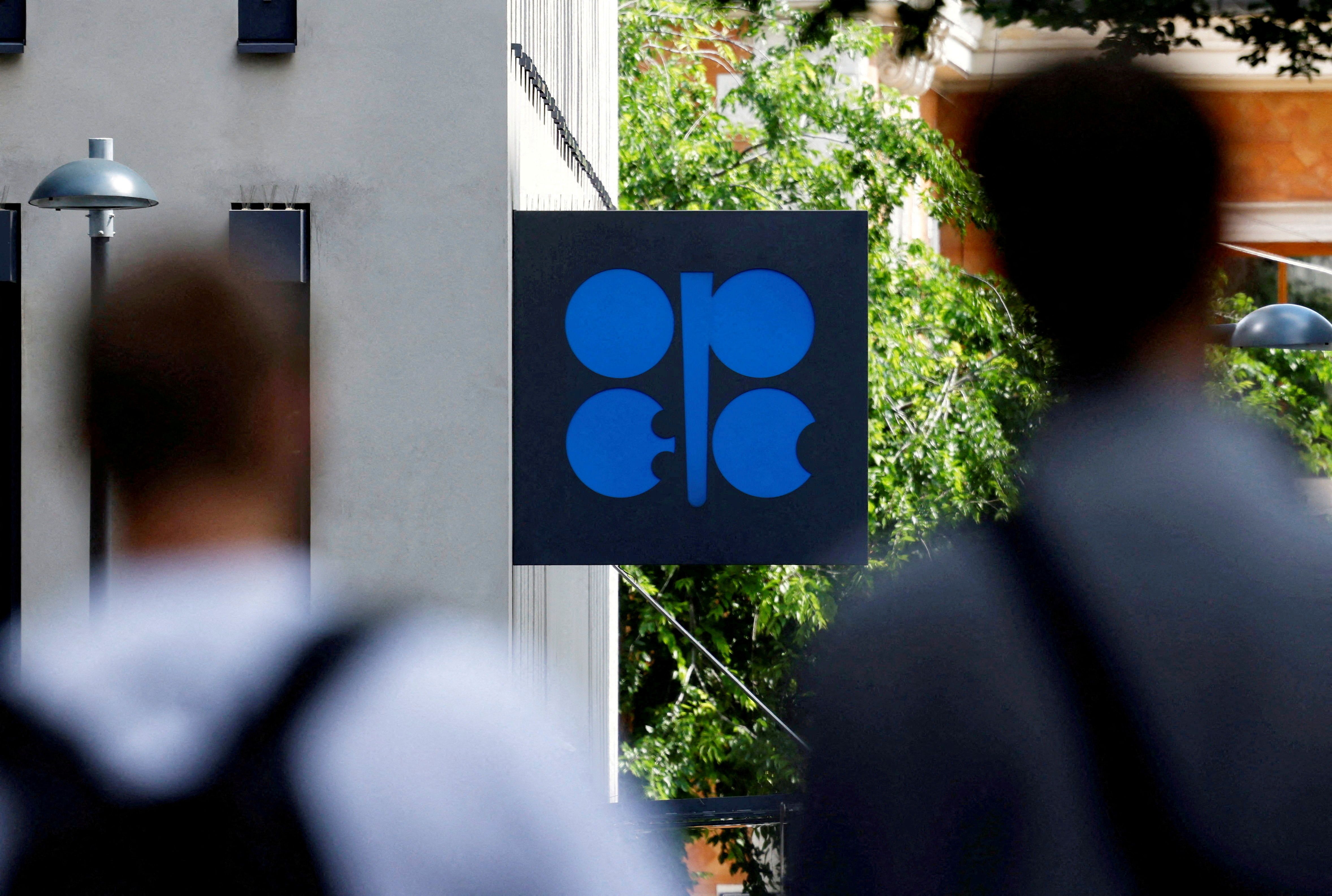 "OPEP+" discute du marché pétrolier après le retrait des Émirats arabes unis