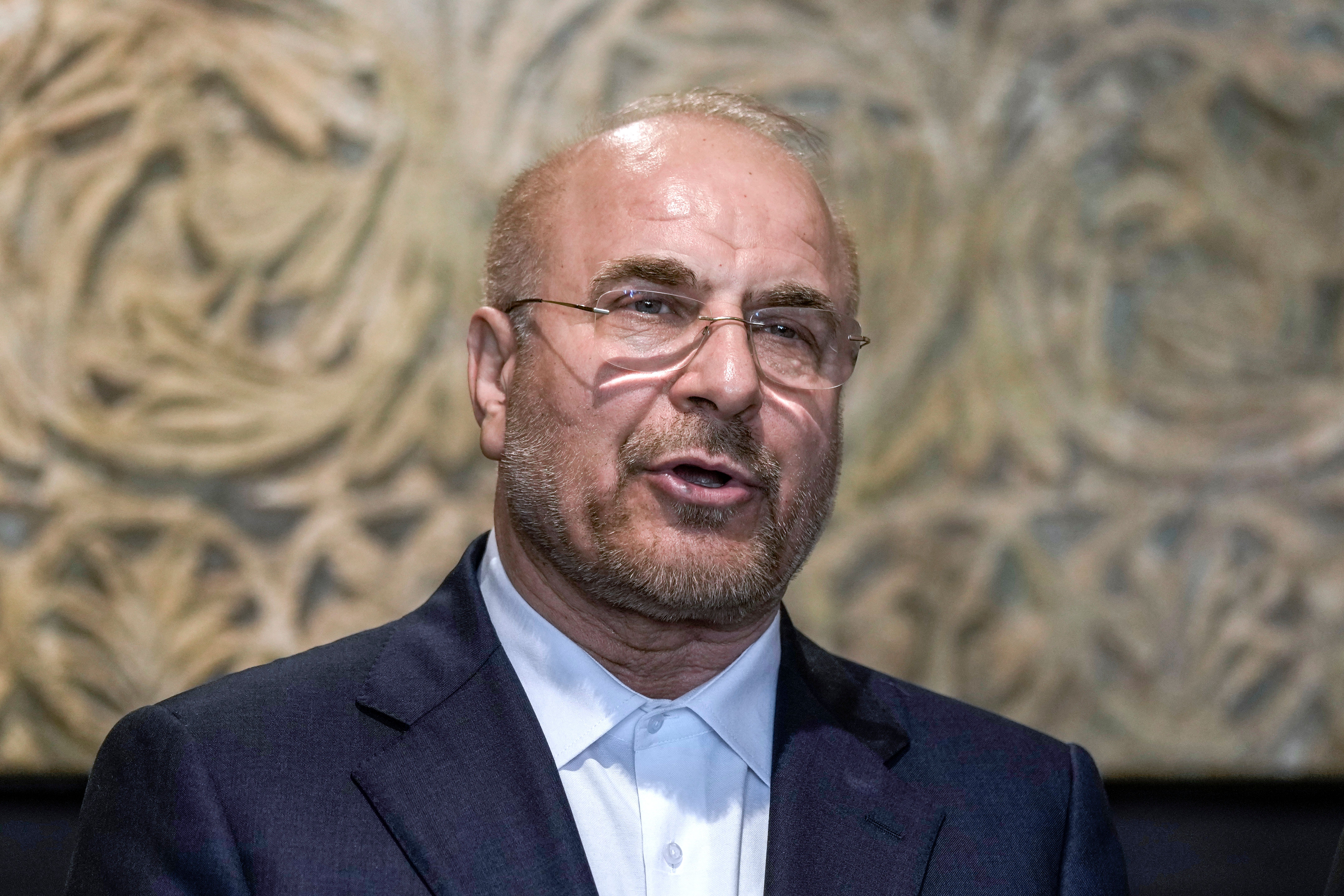 Qalibaf affirme que les États-Unis pourraient bientôt être "nostalgiques" de l'essence à 5 $