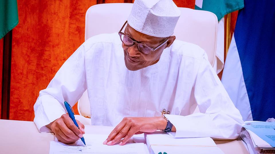 Nigeria: Buhari's 'fake signature' allegedly used to get $6.2m from central bank