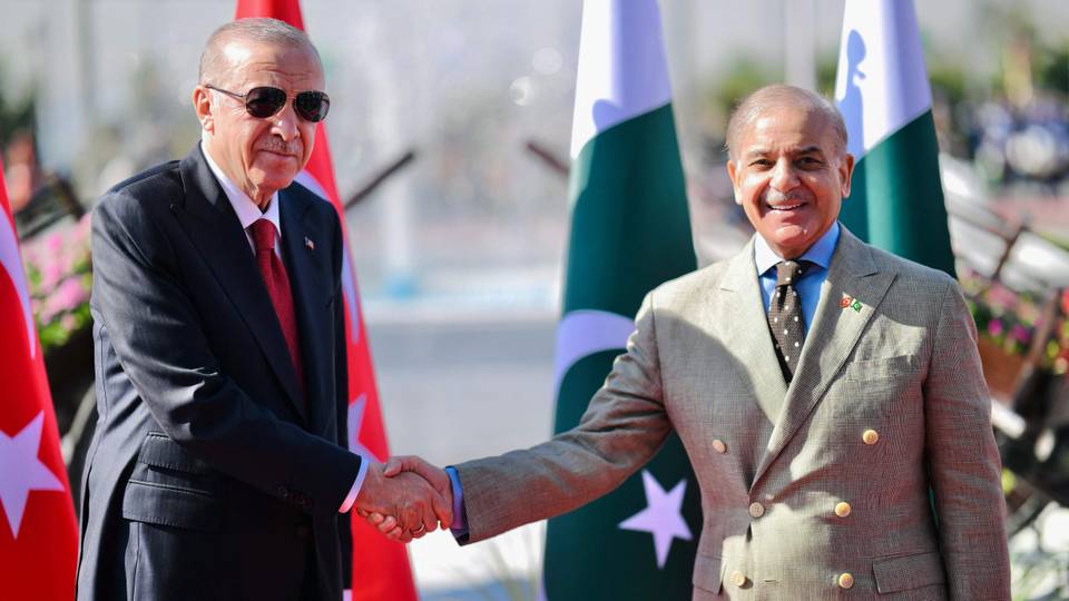 Erdogan, Sharif pledge stronger Türkiye-Pakistan ties in Islamabad