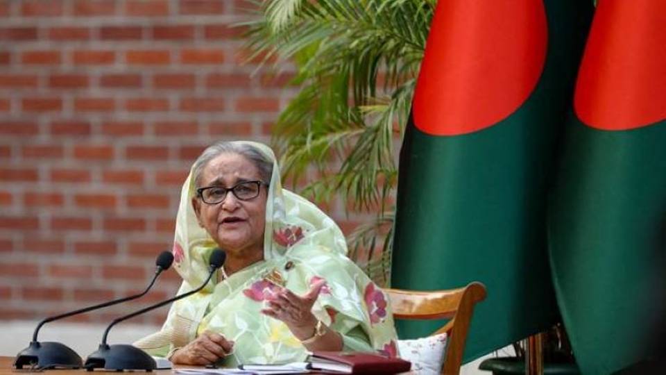 Zanga-zanga: Firaministar Bangladesh Sheikh Hasina ta sauka daga mulki — Babban hafsan sojoji