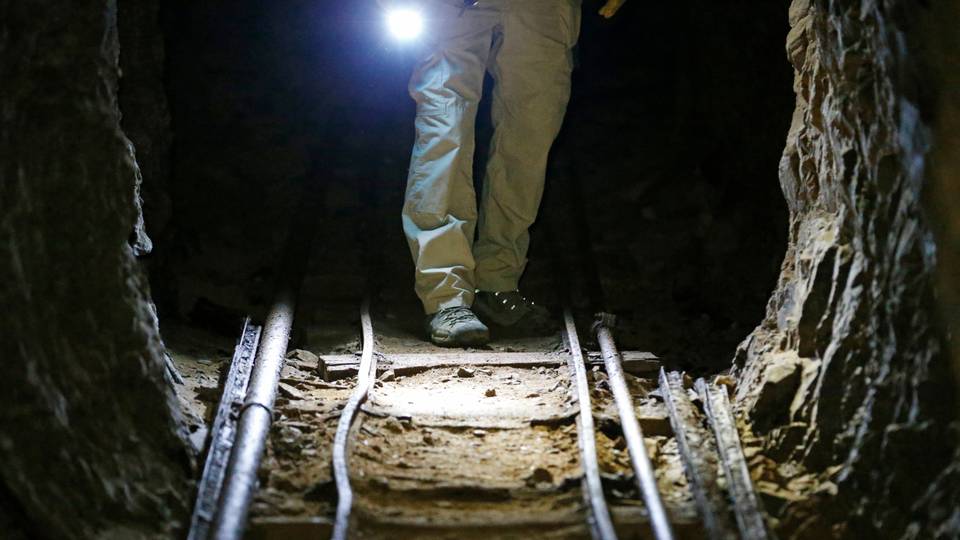 South Africa: Illegal miners in mineshaft refuse to surrender