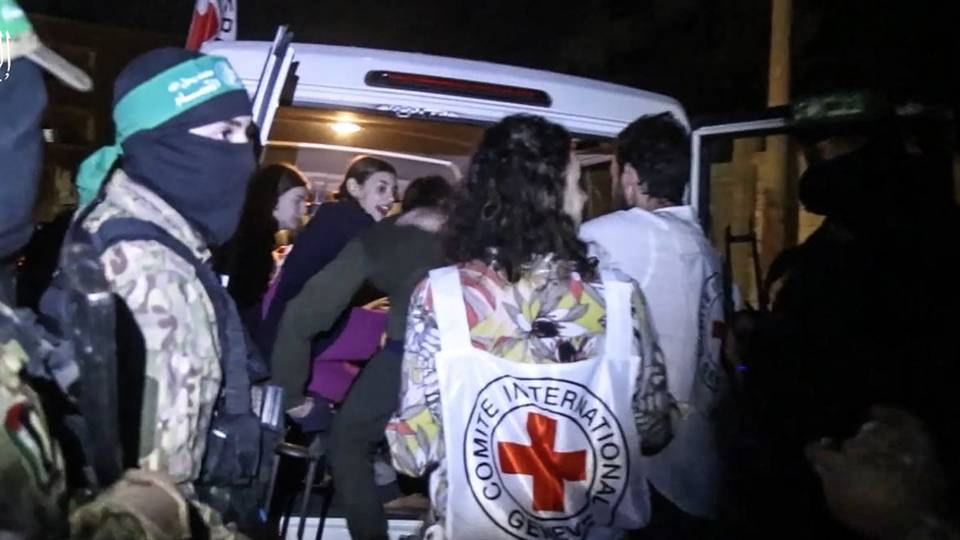 Live Updates: Hamas hands over 14 Israeli hostages, three foreigners