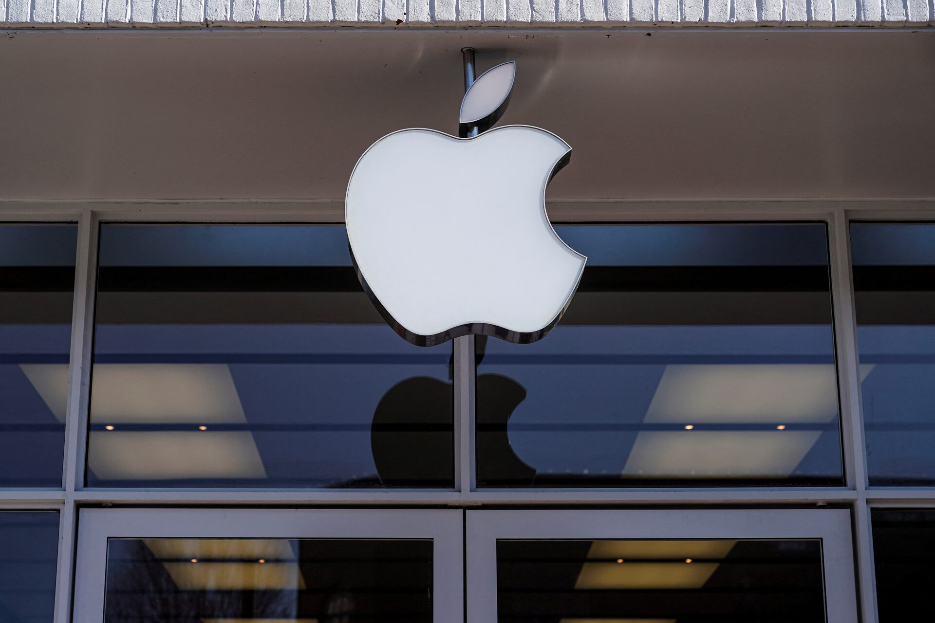 L'Iran menace de frapper les bureaux d'Apple, Google et Microsoft