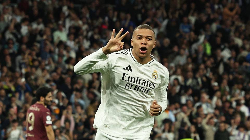 Mbappé égale un record de Messi Benzema et Lewandowski