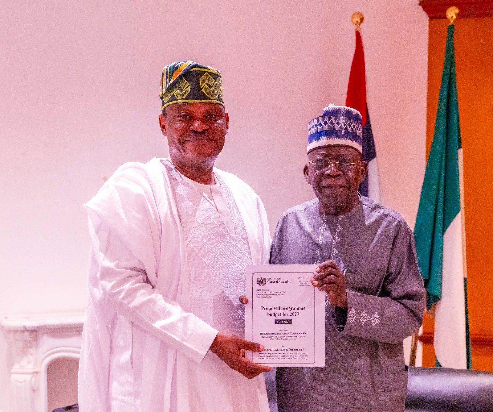 Shugaba Tinubu ya karɓi kwafin daftarin kasafin kuɗin MDD na 2027