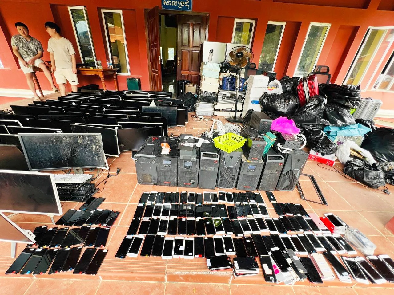 Cambodge : plus de 210 000 suspects de cyberescroqueries ont quitté le pays