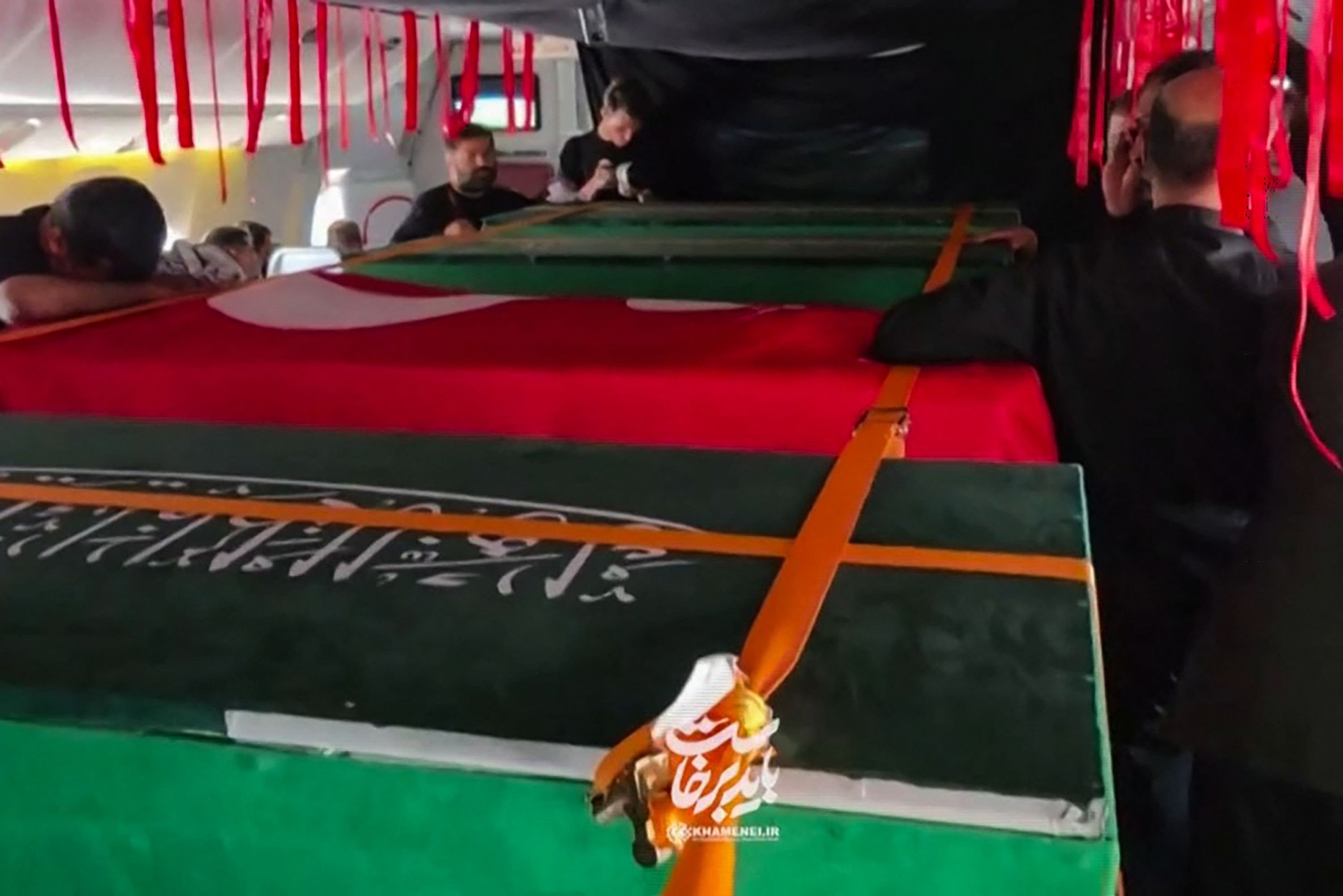 Akwatin gawar Khamenei ya isa Mashhad a yayin da Iran ke shirin taron jana’iza na ƙarshe