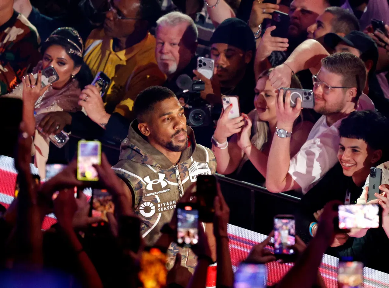 Anthony Joshua 'arudi ulingoni' baada ya ajali