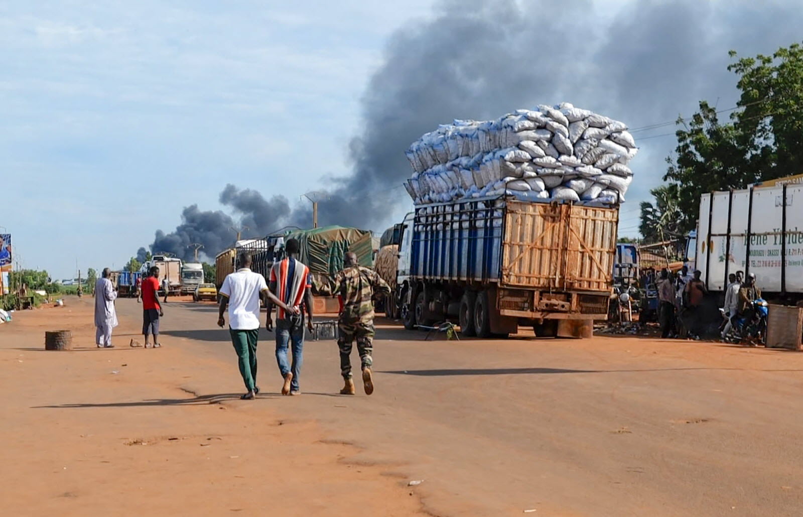 Mali : au moins 16 blessés dans des attaques coordonnées à Bamako et dans plusieurs régions
