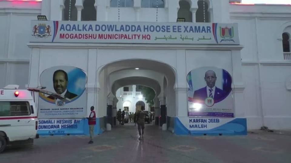 Somalia: Suicide bombing near Mogadishu mayor's office