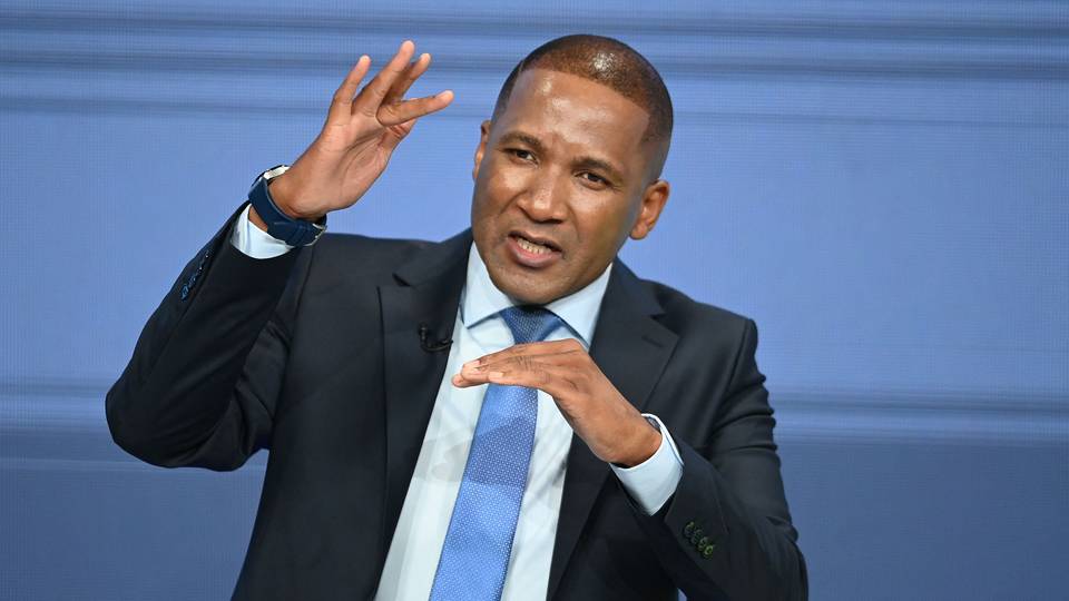 Botswana's Duma Boko sworn in as new president