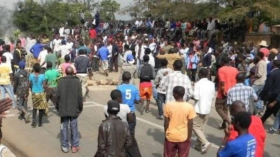 Malawi's police fire tear gas to disperse fuel shortage protesters