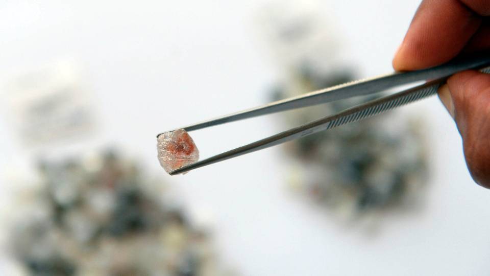 Botswana approves $1 B deal in world's top diamond mine