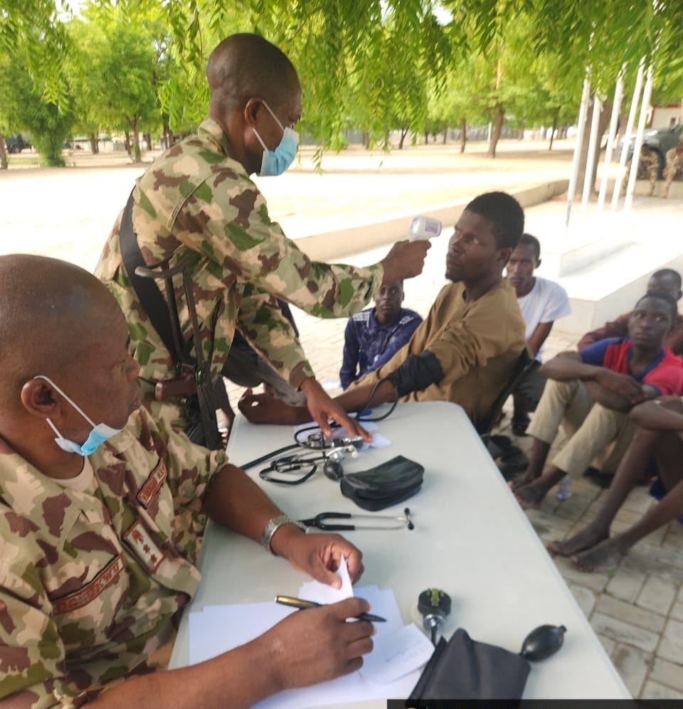 An kashe ɗalibai yayin da sojoji suka daƙile harin 'yanta'addan Daesh a wata makaranta a jihar Borno