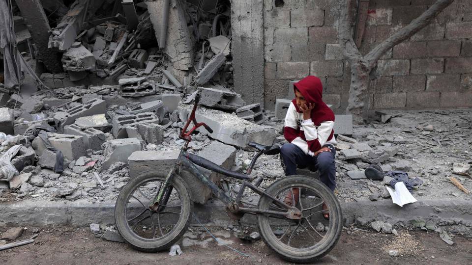 Live Updates: Gaza death toll climbs to 32,226