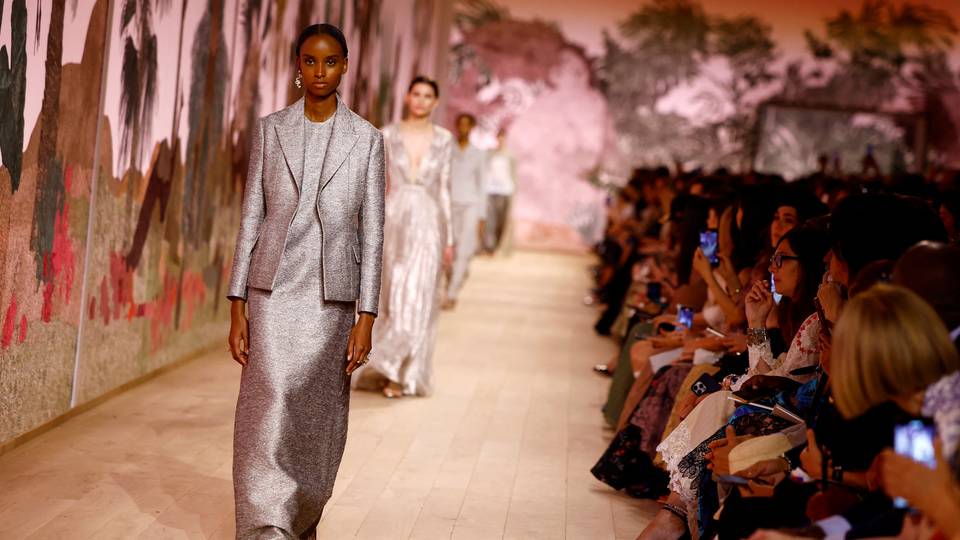 Enquête en Italie sur les conditions de travail chez des sous-traitants de Dior et Armani