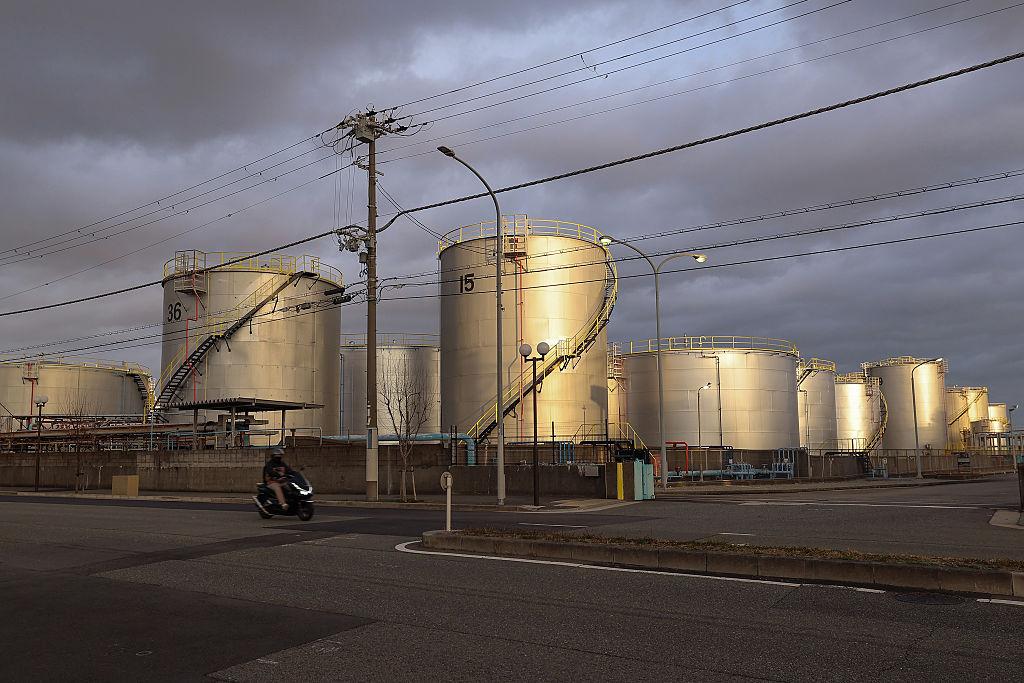 Japon : libération de réserves pétrolières face aux tensions au Moyen-Orient