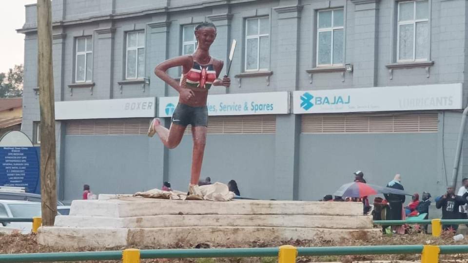 "Honte", "blague": des statues d'athlètes raillées sur les réseaux sociaux au Kenya