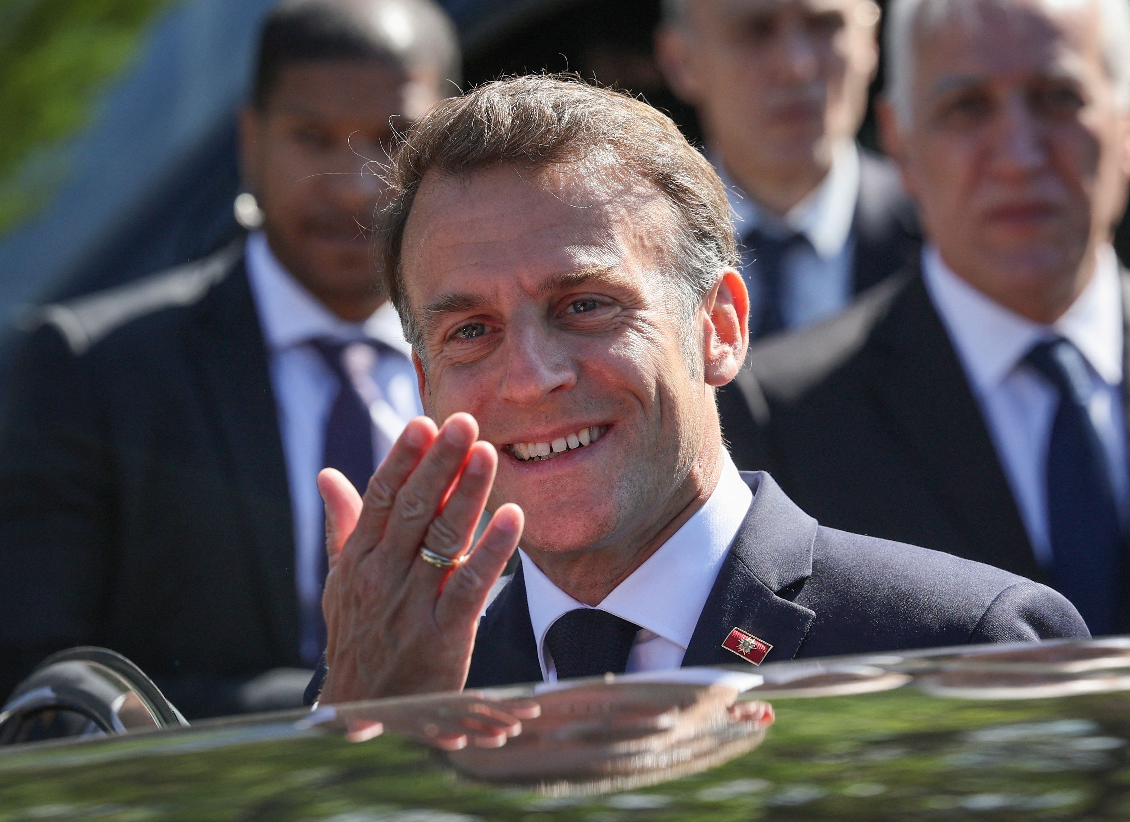 Emmanuel Macron commence sa tournée africaine en Égypte