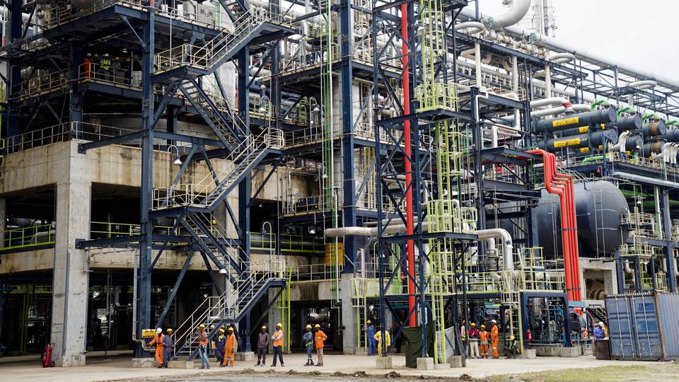 Le Nigeria va commencer à vendre du pétrole brut en monnaie locale