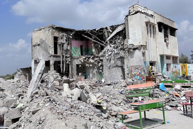 Waokoaji Watafuta Manusura Kwenye Magofu ya Tehran Baada ya Mashambulizi ya Marekani na Israel