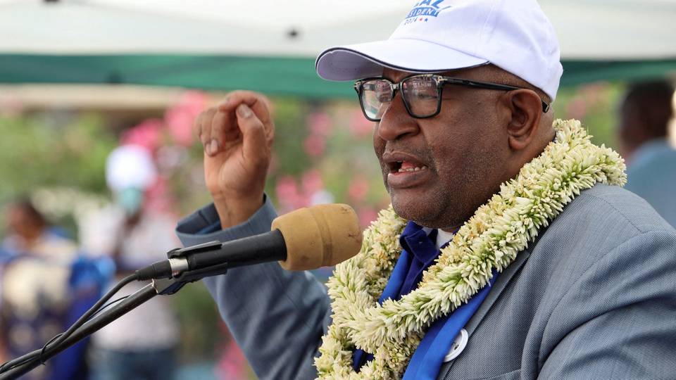 Comoros president makes first appearance since knife attack