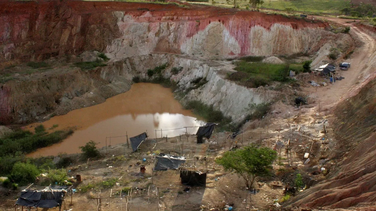 Landslide at Angola illegal gold mine kills 28 people
