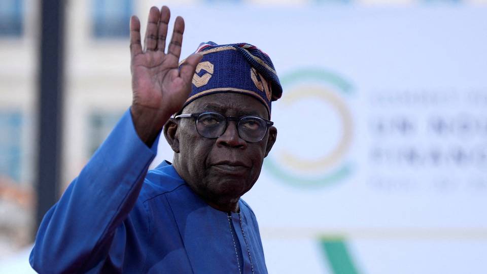 Nigerian president sacks five cabinet ministers