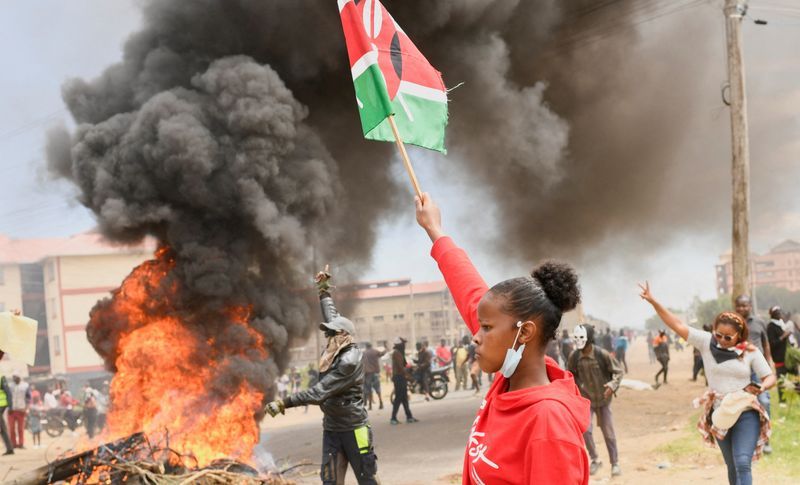 Kenyan government halts US Ebola centre as health minister faces contempt case