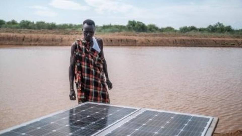 Soudan du Sud: la FAO installe des pompes solaires pour aider les éleveurs pastoraux à faire face aux aléas climatiques