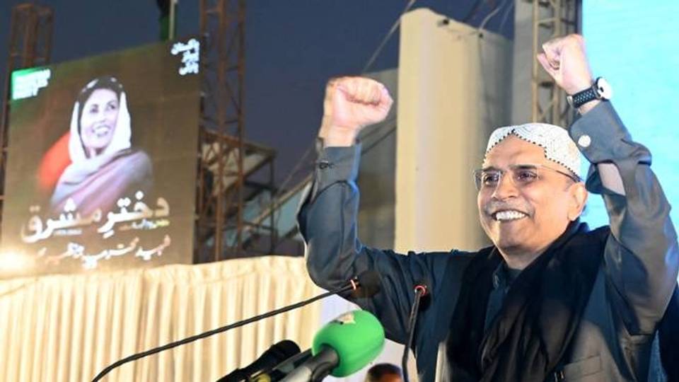 Pakistan lawmakers elect Asif Ali Zardari as country's new president